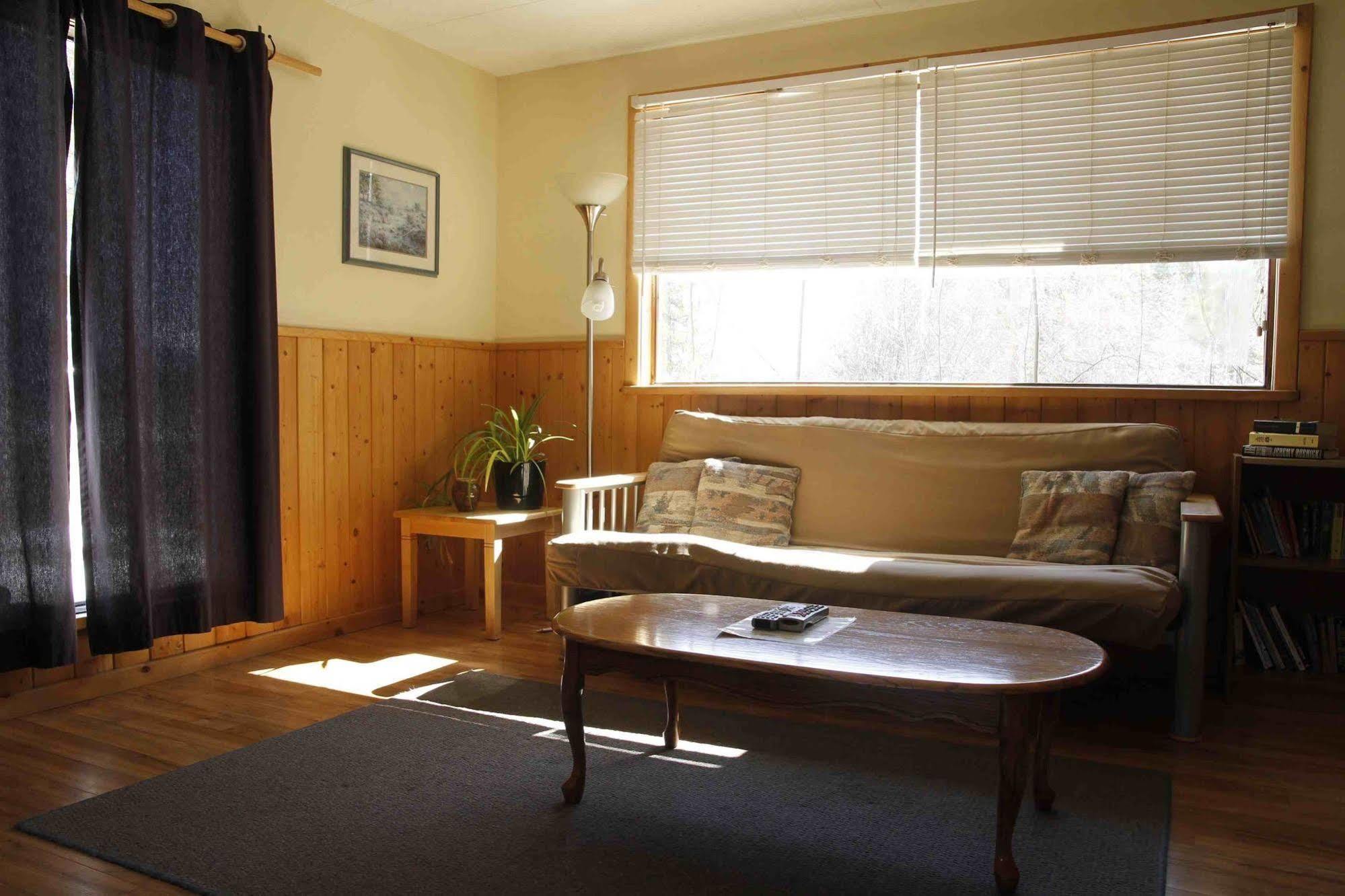 Sundog Retreat Hotel Whitehorse Kültér fotó